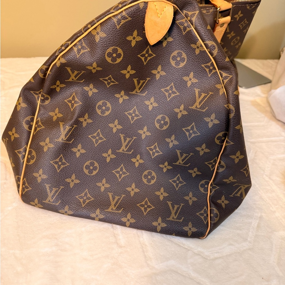 Louis Vuitton Monogram Keepall 50 - Picture 9 of 16